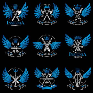 Vintage Silah Amblemleri ayarlandı. Heraldik Arma Arma dekoratif amblemleri izole vektör illüstrasyonları koleksiyonu.