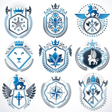 Ortaçağ kaleleri, cephanelik, vahşi hayvanlar, imparatorluk tacları gibi tasarım elementleriyle yaratılmış vektör retro vintage işaretler. Arma koleksiyonu..