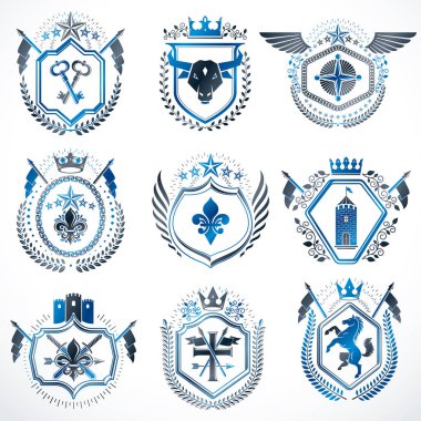 Lüks Heraldik vektör şablonları. Grafik elementler, kraliyet tacları, ortaçağ kaleleri, cephanelik ve dini haçlar kullanılarak yapılmış vektör sembolik blazon koleksiyonu.