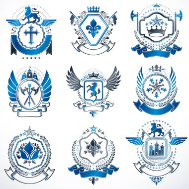 Beyaz üzerine izole edilmiş ve klasik tasarım elementleri, kral tacı, beşgen yıldızlar, cephanelik, vahşi hayvanlar kullanılarak yaratılmış vektör hanedan arması arması..