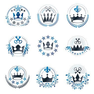 Antik Taç amblemleri yerleştirildi. Heraldik vektör tasarım elemanları koleksiyonu. Retro biçim etiketi, heraldry logosu.
