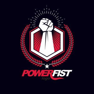 Atletik güçlü adamın sıkılmış yumruğu, koruma kalkanı, kuş kanatları ve farklı grafik elementleri kullanılarak oluşturulmuş vektör sembolü. Dövüş Kulübü kavramsal logosu.