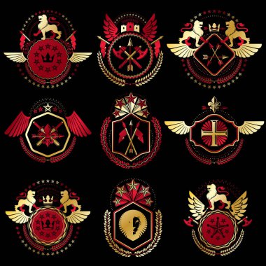 Beyaz üzerine izole edilmiş ve klasik tasarım elementleri, kral tacı, beşgen yıldızlar, cephanelik, vahşi hayvanlar kullanılarak yaratılmış vektör hanedan arması arması..