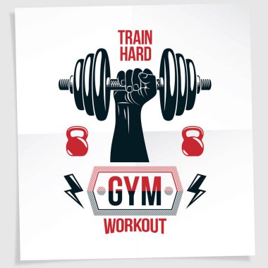 Spor salonu reklam afişi. Su ısıtıcısı çan ve kaslı sporcu kol vektör kompozisyonu disk ağırlık dambıl spor ekipmanı tutar. Tren zor alıntı.