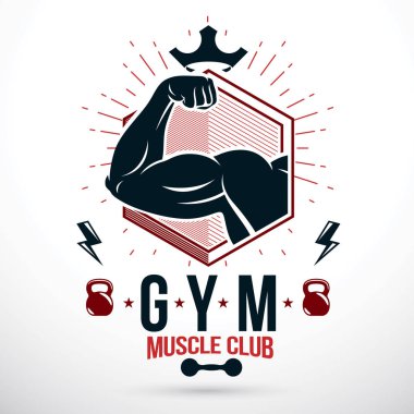 Grafik vektör işareti güçlü atlet pazı kol, kraliyet taç ve su ısıtıcısı çan spor ekipmanları ile oluşturulan. Vücut geliştirme halter spor salonu amblemi, spor kulübü