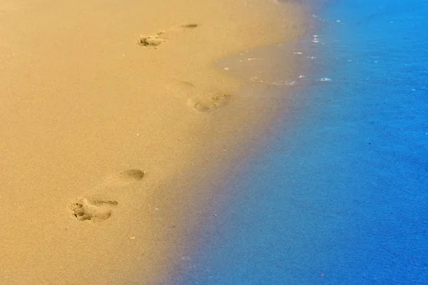Fußabdrücke Sand Des Meeresstrandes Erholung Tourismus Reisen Urlaub — Stockfoto