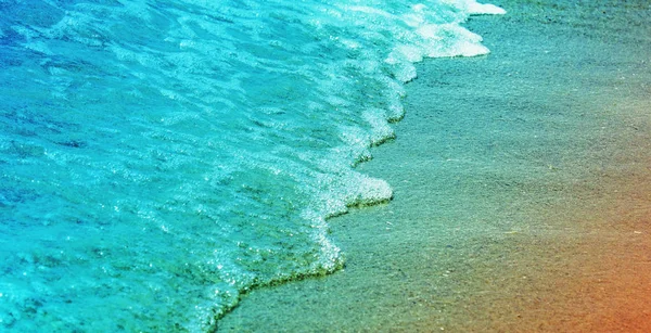 Krásné Moře Létě Nebo Jaře Abstraktní Pozadí Pláž Zlatým Pískem — Stock fotografie