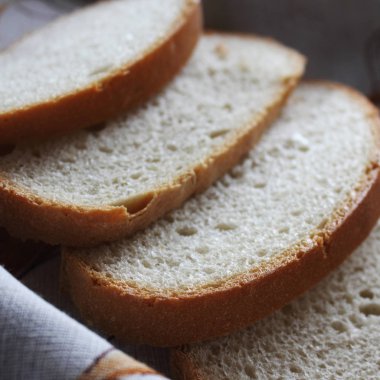 Beyaz arka plan (ayrıntılar üzerinde doğal ekmek)