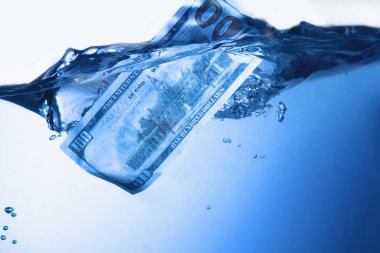 Bize küresel ekonomik kriz sembolü batan doları gösterilen para kavramı