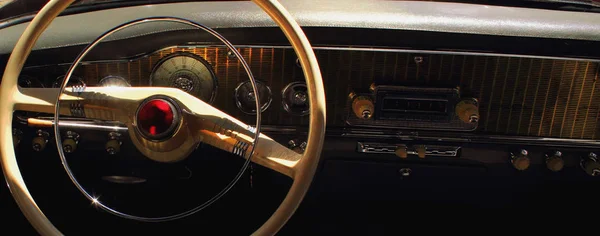 Vintage Bil Instrumentbrädan Solljus — Stockfoto
