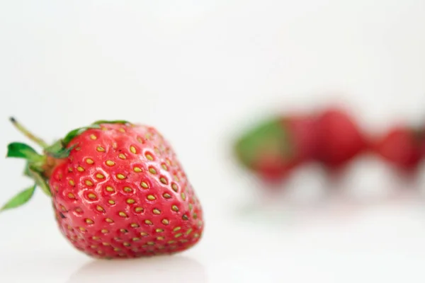 Morango Como Símbolo Dos Alimentos Dietéticos Nutricionais — Fotografia de Stock