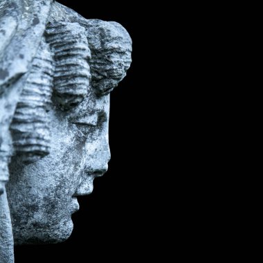 Siyah arka plan karşı Aphrodite (Venüs, Roma mitolojisinde), Yunan mitolojisinde aşk tanrıçası. Antik heykel parçası. 