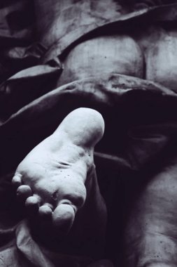 Yunan mitolojisinde, achilles Truva Savaşı'nda savaşan yenilmez savaşçı idi. Truvalılar sadece ona onun topuk yaralanmasına yenilgi.