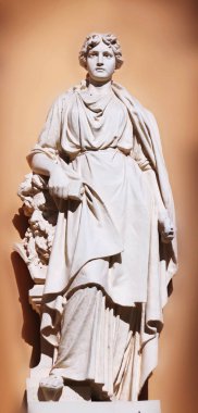 Afrodit (Venüs, Roma mitolojisinde, Yunan mitolojisinde aşk tanrıçası)