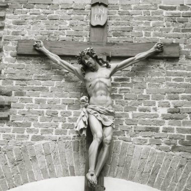 Tanrı'nın sevgi insanlık için bir sembolü olarak İsa'nın çarmıha germe