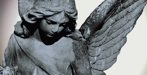 一个悲伤的天使的复古形象 — 图库照片