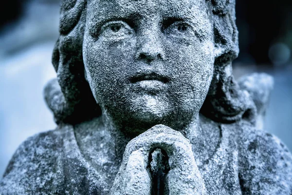 Figur Bedjande Ängel Antik Staty — Stockfoto