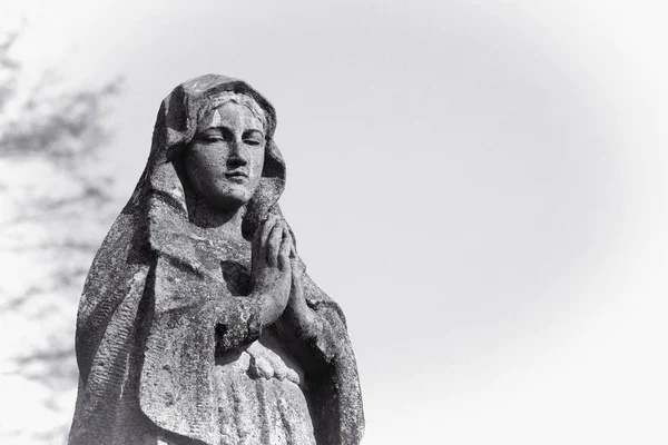 Estatua Virgen María Escultura Vintage Mujer Triste Dolor Religión Sufrimiento —  Fotos de Stock