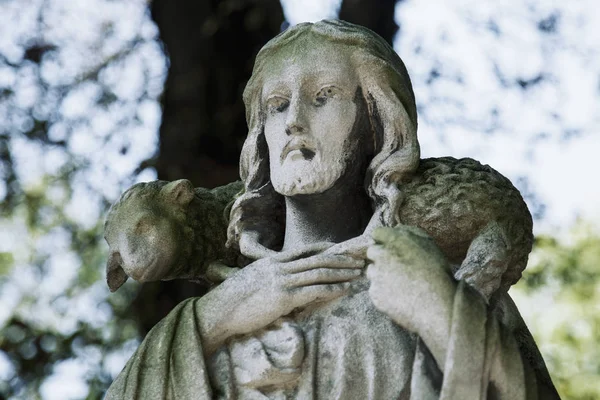 Jesus Cristo Bom Pastor Estátua Arte Antiga Fragmento Perto — Fotografia de Stock