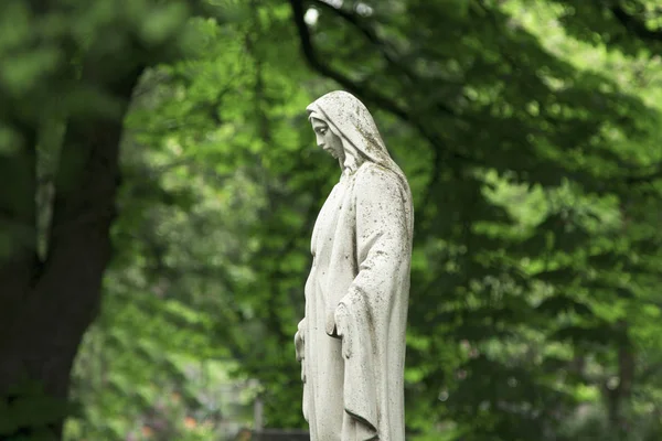 Estatua Virgen María Escultura Vintage Mujer Triste Dolor Religión Sufrimiento —  Fotos de Stock