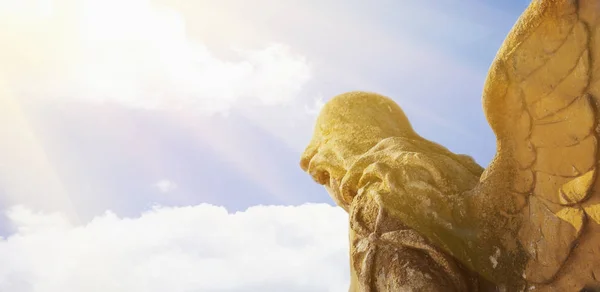 Złoty Anioł Słońcu Starodawny Statua — Zdjęcie stockowe