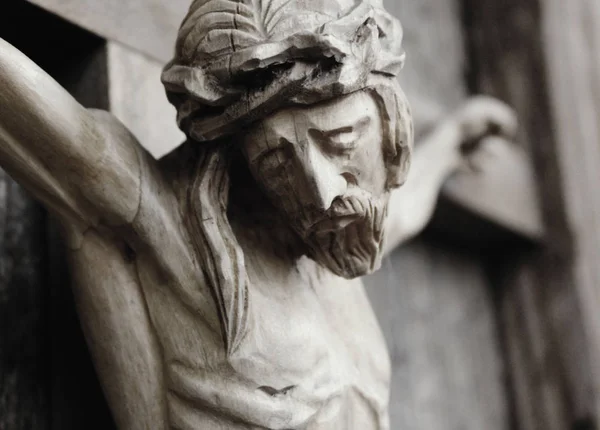 圣洁的十字架 钉在十字架上的耶稣基督 详细信息 — 图库照片