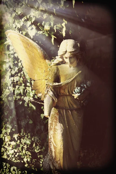 Engel Sonnenlicht Antike Statue Bild Vintage Stil — Stockfoto