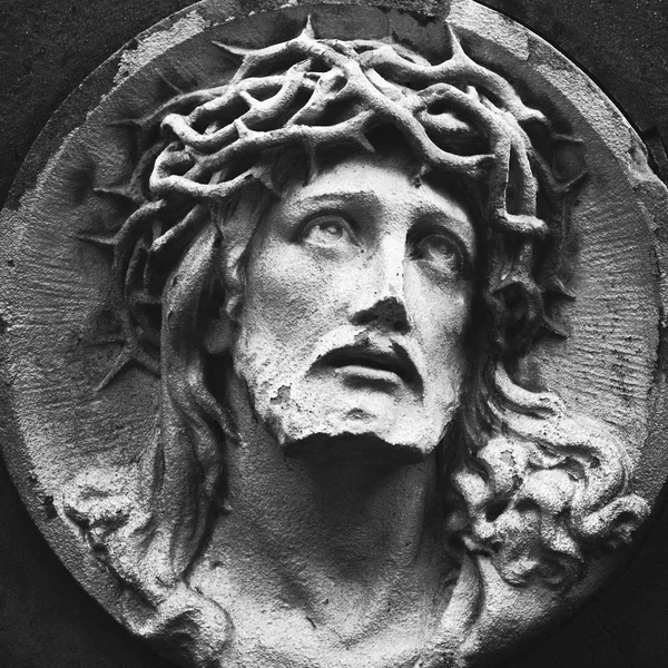 Jesucristo Una Corona Espinas Fragmento Estatua — Foto de Stock