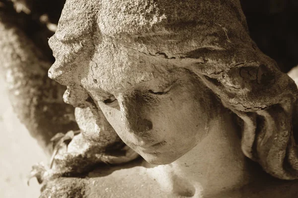 Imagen Vintage Ángel Triste Cementerio Sobre Fondo Las Hojas Detalles — Foto de Stock