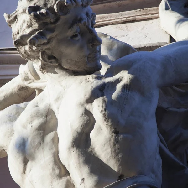 Herkules Auf Weißem Hintergrund Detail Der Statue — Stockfoto