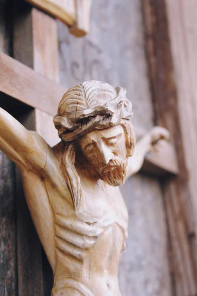 圣洁的十字架 钉在十字架上的耶稣基督 详细信息 — 图库照片