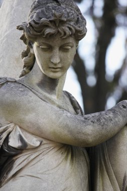 Hristiyan dininde sonsuzluğun ve ruhun ölümsüzlüğünün sembolü olan ölüm heykeli