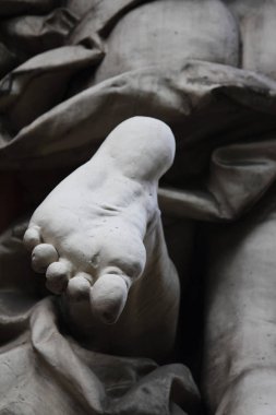 Yunan mitolojisinde, achilles Truva Savaşı'nda savaşan yenilmez savaşçı idi. Truvalılar sadece ona onun topuk yaralanmasına yenilgi.