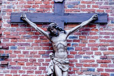 Tanrı'nın aşk bir sembolü olarak İsa'nın çarmıha germe 