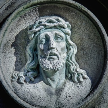 İsa'nın acı güzel heykel (din, inanç, ölüm, kıyamet, sonsuzluk kavramı dikenli taç antika)