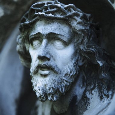 İsa'nın taç dikenli (din, inanç, ölüm, kıyamet, sonsuzluk kavramı acı mermer antik güzel heykel)