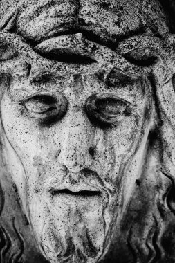 İsa'nın acı güzel heykel (din, inanç, ölüm, kıyamet, sonsuzluk kavramı dikenli taç antika)