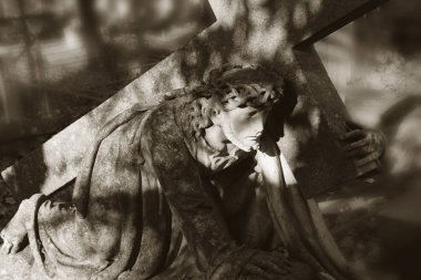 Tanrı'nın sevgi insanlık için bir sembolü olarak İsa'nın çarmıha germe