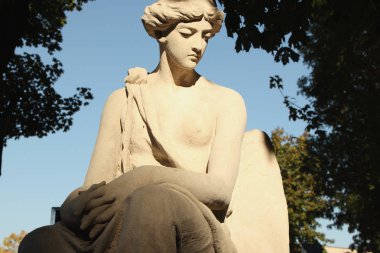 Afrodit (Venüs, Roma mitolojisinde, Yunan mitolojisinde aşk tanrıçası)