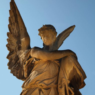 melek güneş ışığı altında (antik heykel)