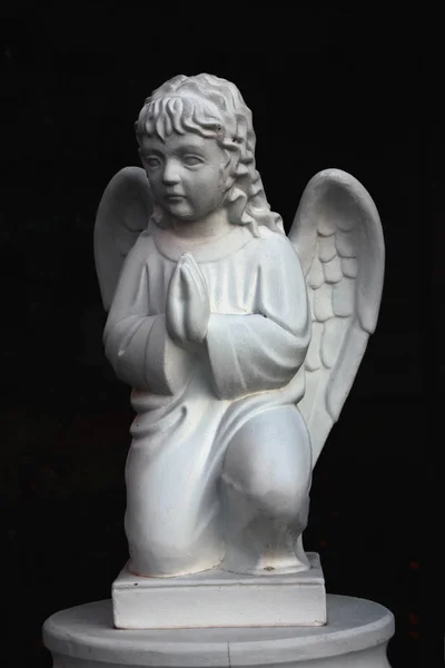 Figura Ángel Oración Cementerio — Foto de Stock