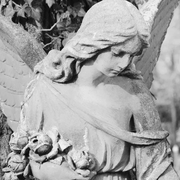 Postać Anioła Jako Symbol Miłości Dobroci Cierpienia — Zdjęcie stockowe