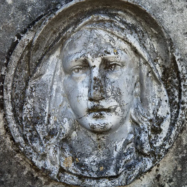 Antigua Estatua Virgen María —  Fotos de Stock