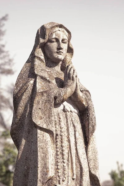 Estatua Virgen María Escultura Vintage Mujer Triste Dolor Religión Sufrimiento —  Fotos de Stock