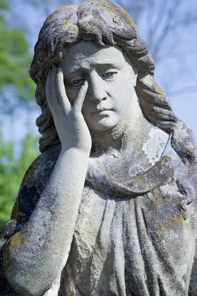 Estatua Virgen María Escultura Vintage Mujer Triste Dolor Religión Sufrimiento — Foto de Stock