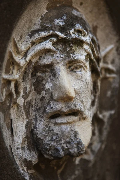 Rosto de Jesus Cristo coroa de espinhos (estátua antiga ) — Fotografia de Stock