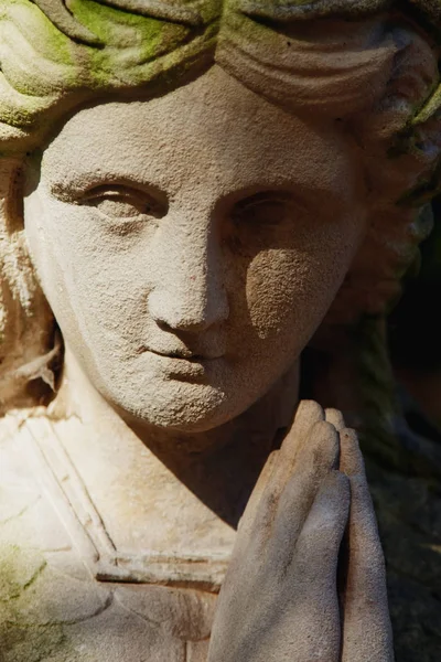 Fragment Gamle Statuer Maria Magdalena Som Ber Tro Religion Tro – stockfoto