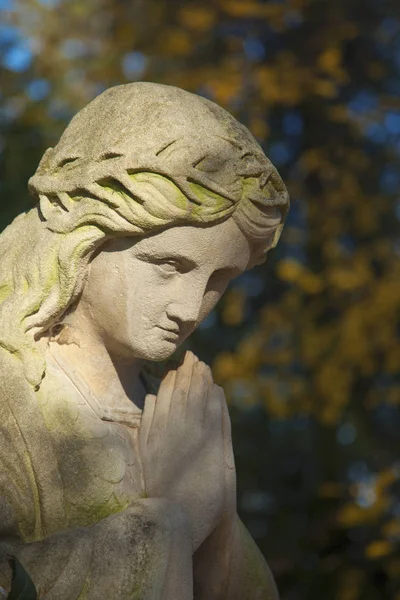 Starodawny Statua Maryi Panny Modlitwy Religia Wiara Święty Grzech — Zdjęcie stockowe
