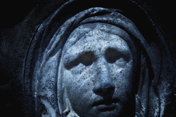Jungfru Maria Staty Vintage Skulptur Ledsen Kvinna Sorg Religion Tro — Stockfoto