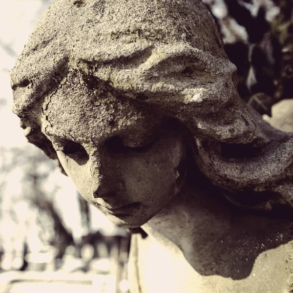 Trauriger Engel Als Symbol Für Ewigkeit Leben Und Tod — Stockfoto